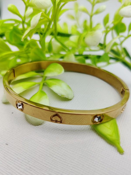 Adjustable Cartier Heart Charm Bracelet – Imported Luxury Bracelet | Best Quality Artificial Bracelet For Girls & Women | Bracelet For Every Occasion | Elegant Design ✨